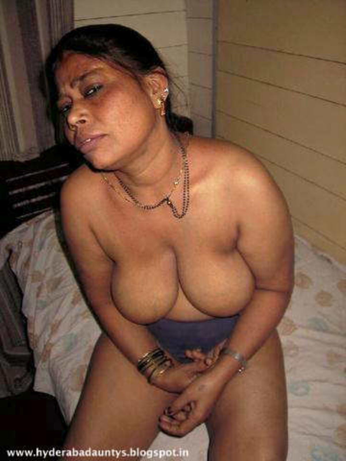 High T. reccomend aunty nude pic
