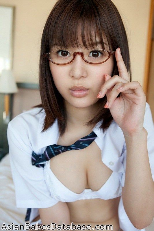 Girl With Glasses Naked