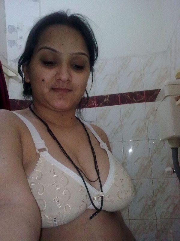 Desi sexcy bra wife